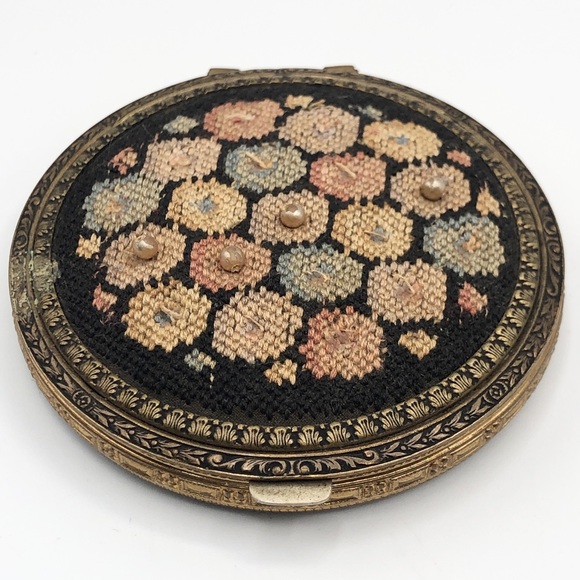 Evans Embroidery Petit Point Beaded Mirror Compact - Picture 1 of 7